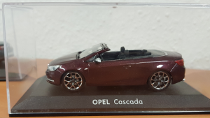 Opel CASCADA 1:43, Samt Rot
